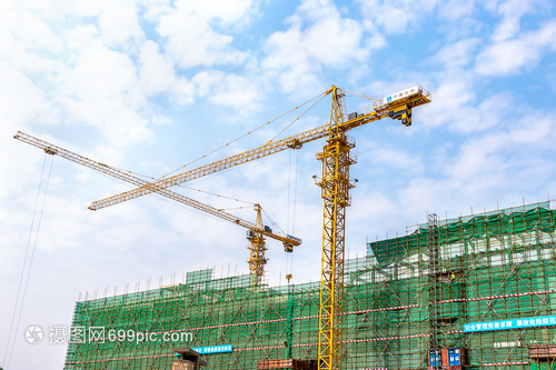 城市建設中的關鍵設備 塔吊的重要性與安全管理